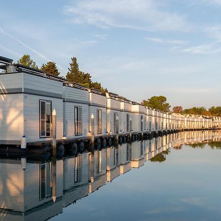 Floating Sea House Shark 3 Daire Portorož Dış mekan fotoğraf