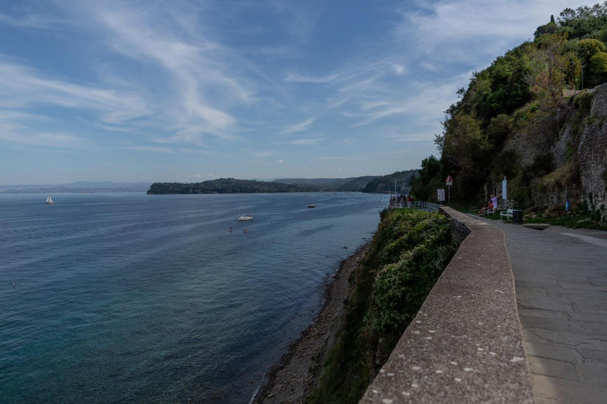 Floating Sea House Shark 3 Daire Portorož Dış mekan fotoğraf